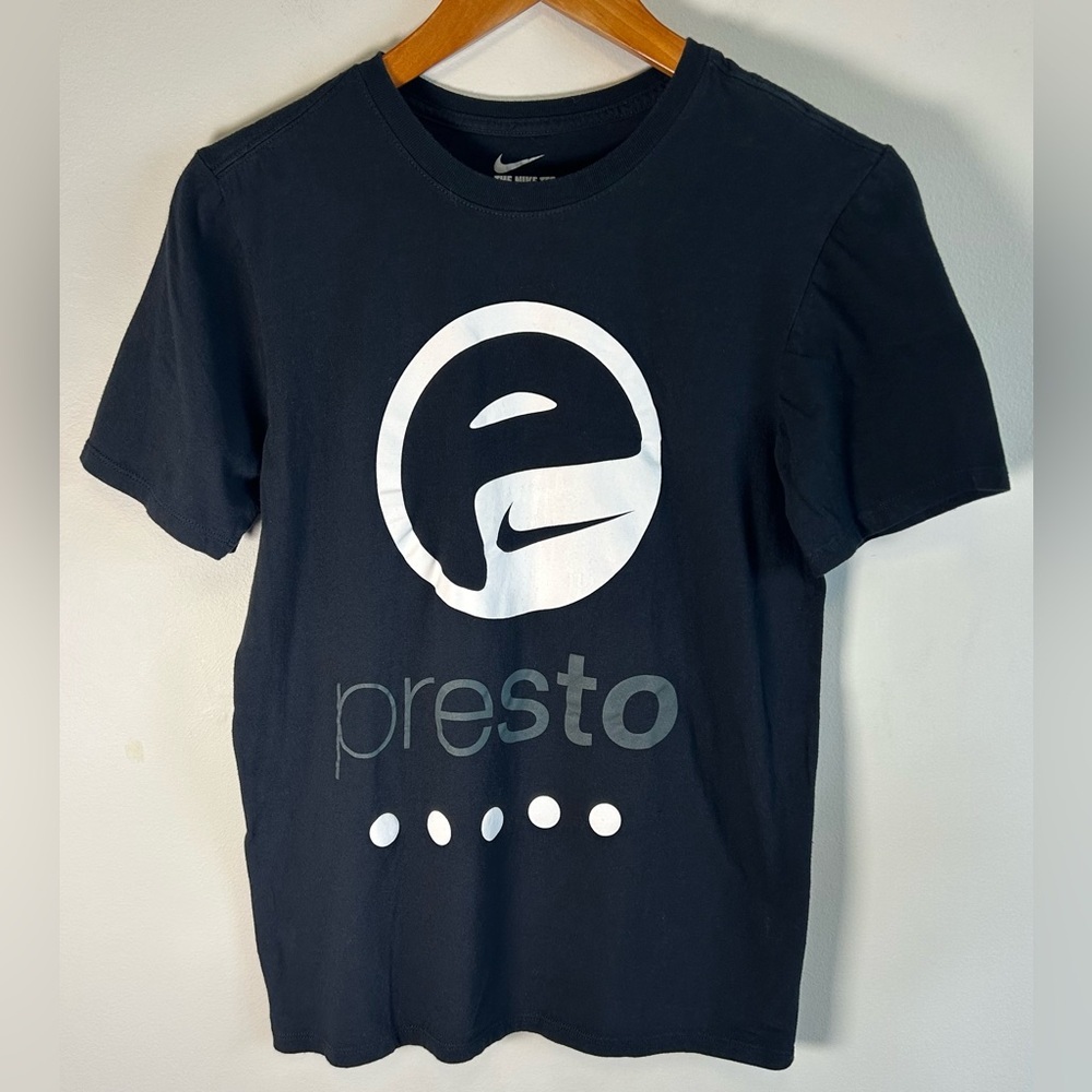 Nike Air Presto Mens T-shirt Size S The Nike Tee Athletic Cut Black Y2K